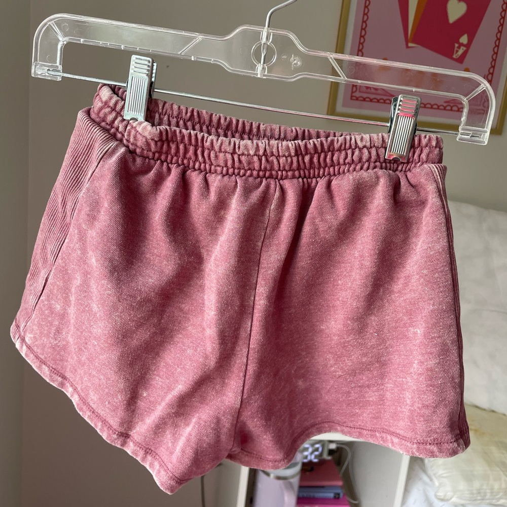 aeropostale red-ish sweatshorts - Picture 2 of 3